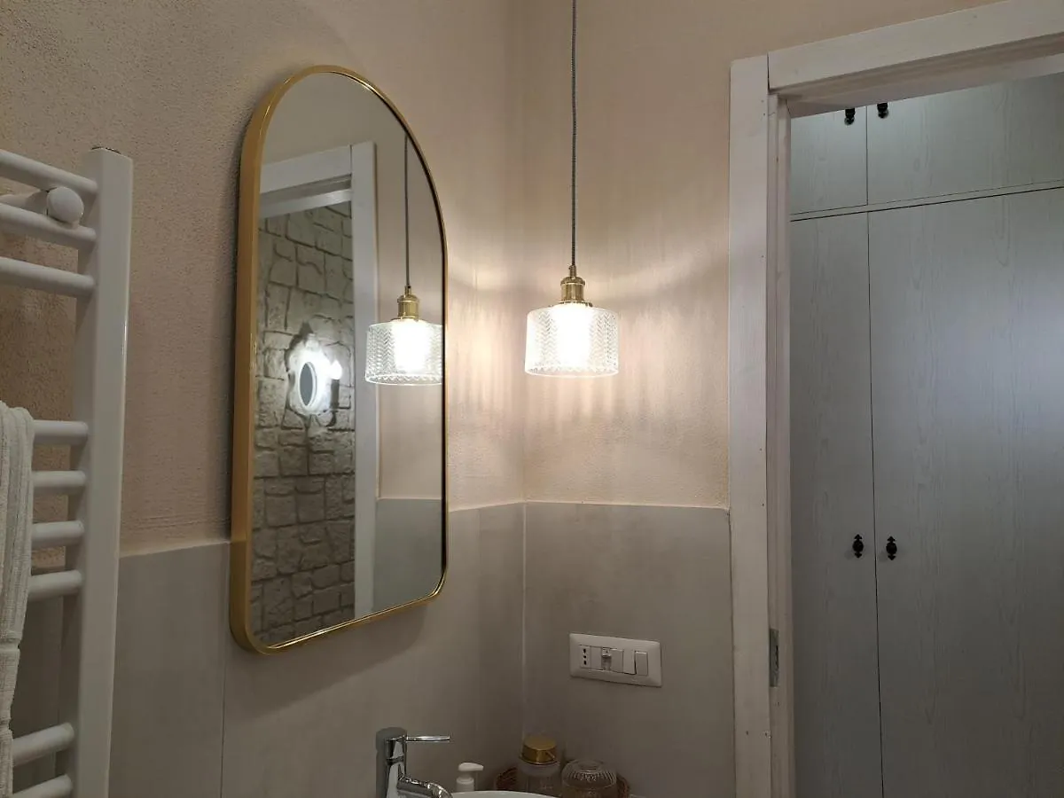 Dimora 52 Apartment Naples Italy