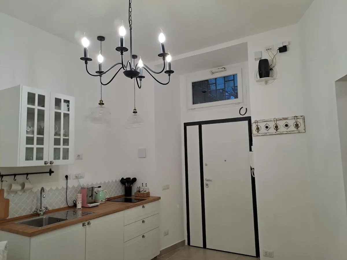 Dimora 52 Apartment Naples Italy